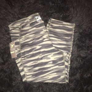 New Old Navy Capri Compression Pants